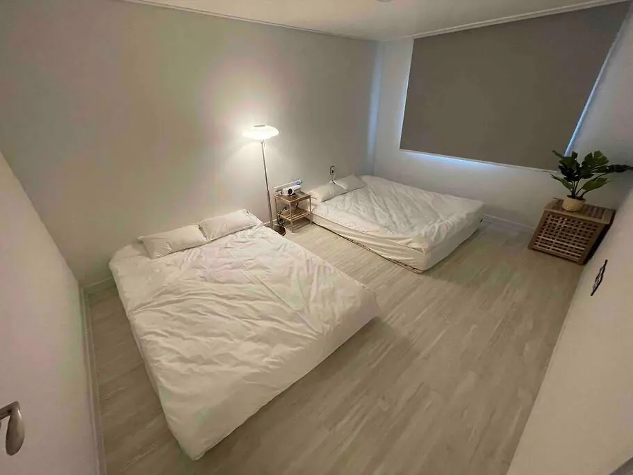 Stay Here Busan 0*,